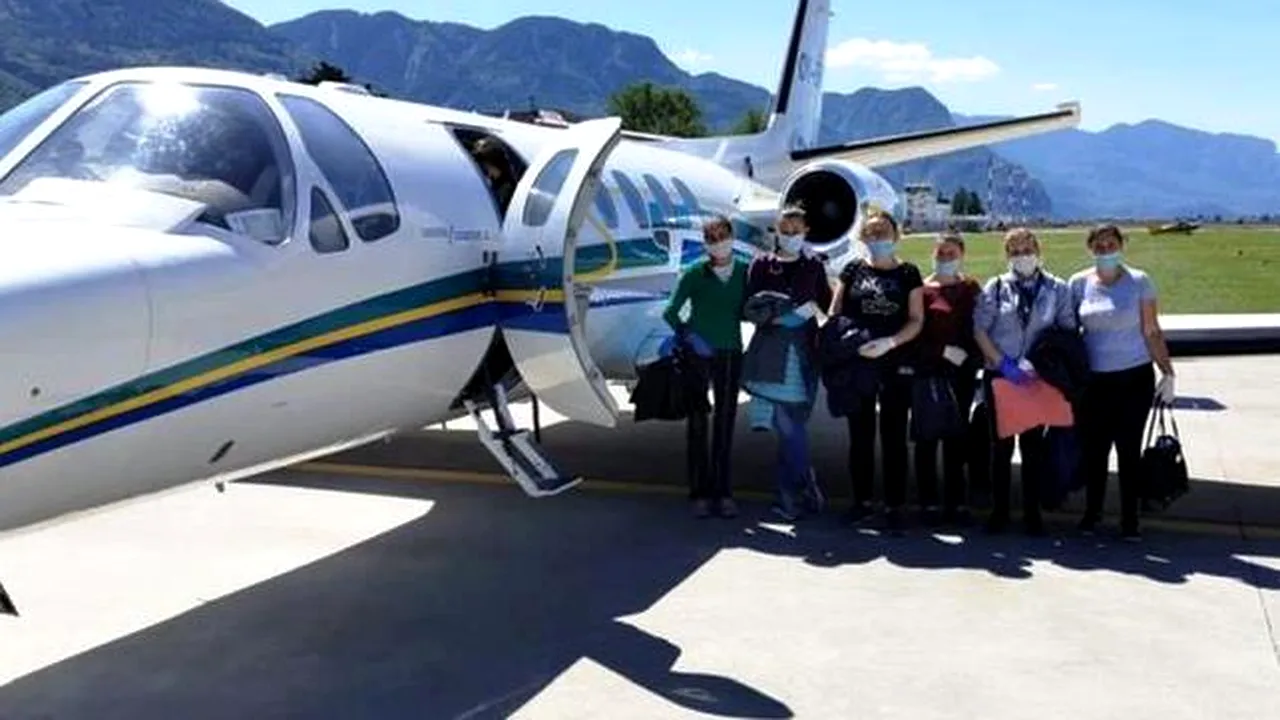 LUCRĂTORI SEZONIERI. Un italian a plătit un avion privat pentru opt românce ca să-i lucreze via: „Pe cei pe care i-am angajat pentru o probă, după două ore de lucru au plecat”