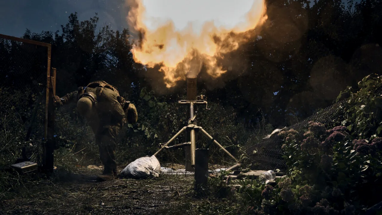 LIVE | Război în Ucraina, ziua 252. Rusia bombardează masiv orașele din Ucraina / Alimentarea cu energie și apă, întreruptă în nouă regiuni / 1.000 de puncte termice vor fi amenajate la Kiev înainte de venirea iernii