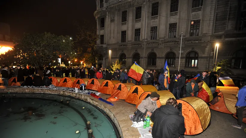 Violențe, sâmbătă, la marșul pentru unirea României cu Moldova. Manifestanții vor să doarmă în Piața Universității. UPDATE