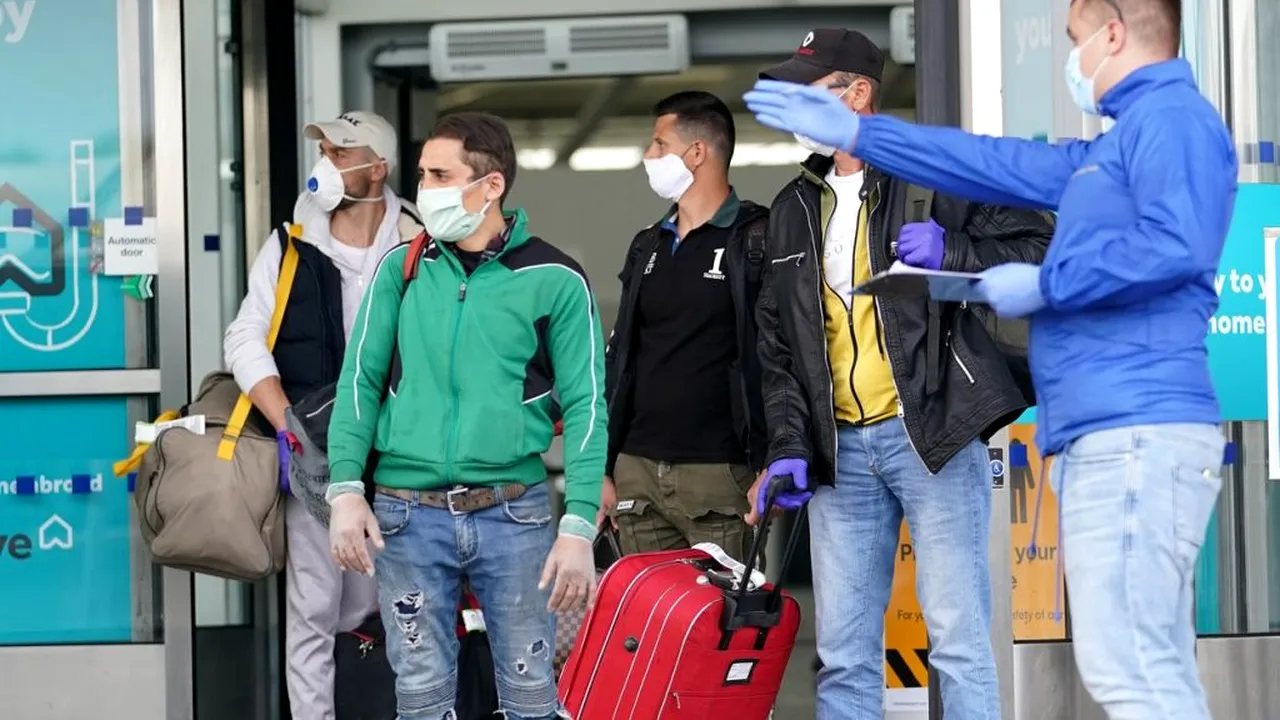 RESTRICȚII. Posibilă carantină de 14 zile la sosirea în Marea Britanie. De când ar urma să intre în vigoare