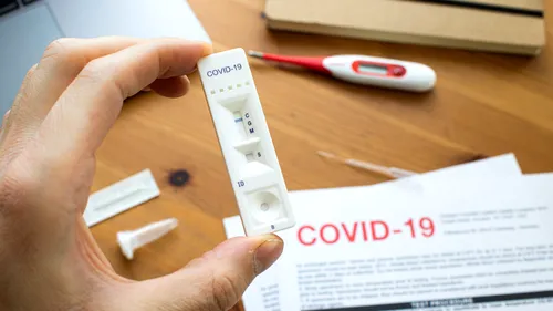 Testele rapide vor fi luate în calcul în raportările zilnice privind îmbolnăvirile de COVID-19