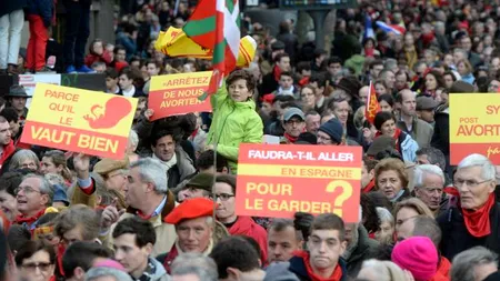 Aproximativ 16.000 de persoane participă la o manifestație împotriva avortului la Paris
