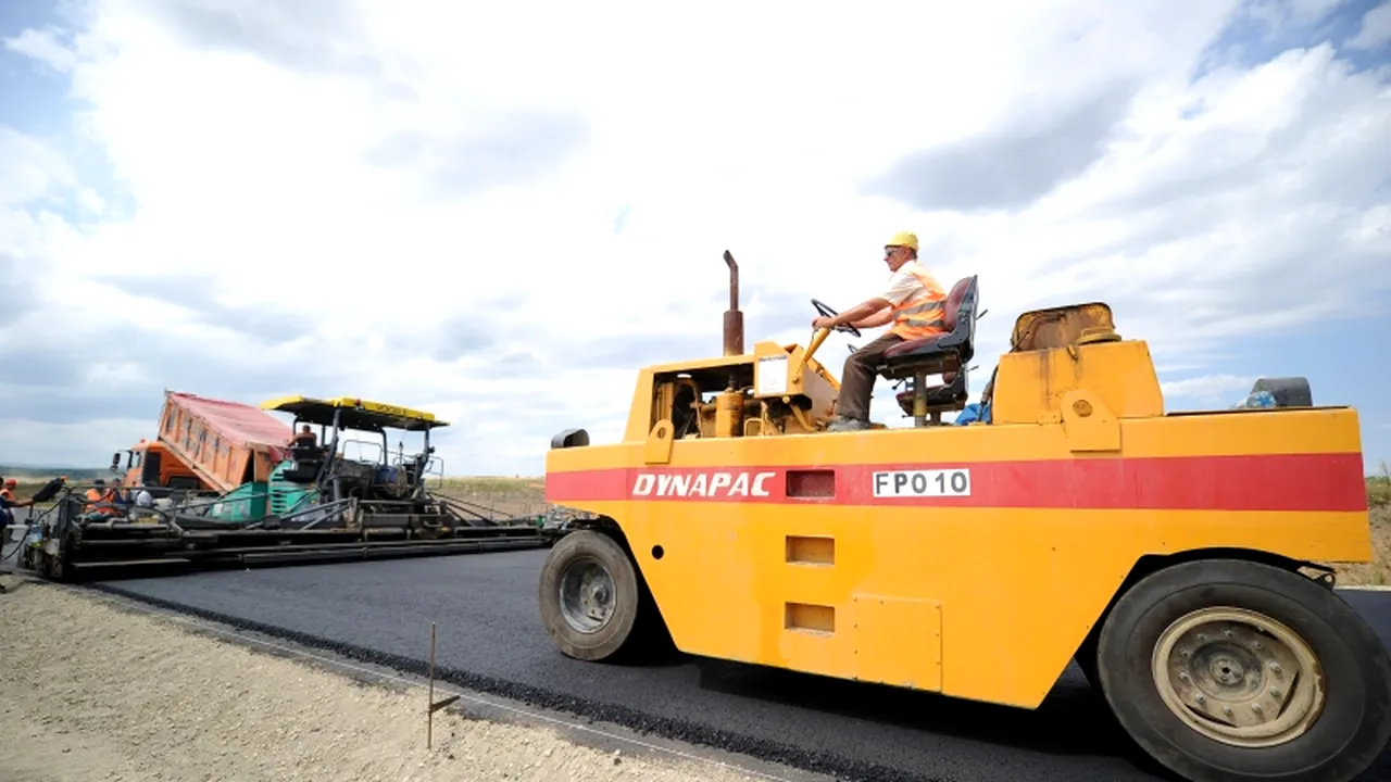 Guvernul interzice CNADNR să mai angajeze lucrări nefinanțate. Ponta vrea discuție cu constructorii