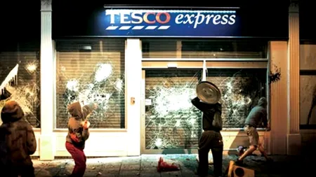 Reduceri fictive în supermarketuri. Practica înșelătoare prin care retailerii îi fac pe cumpărători să cheltuie mai mulți bani
