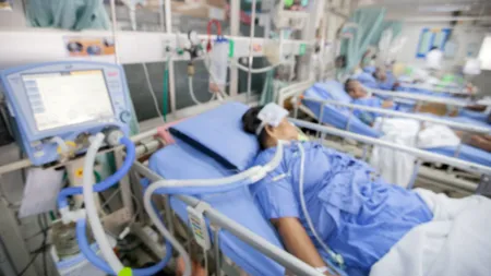 Medici scuipați în secțiile ATI și pacienți care s-au bătut pentru oxigen, într-un mare spital din România