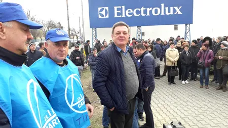 Grevă de cinci săptămâni la Electrolux. Lucrătorii donează sânge și au cerut suspendarea ratelor: „Oamenii nu au niciun venit