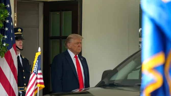 Trump analizează posibilitatea de a lăsa Rusia și Ucraina să continue RĂZBOIUL /„Uneori este mai bine să îi lași să se lupte o perioadă”