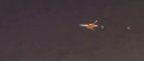 VIDEO | Panică la bordul unui Boeing: Aeronava a aterizat de urgență, la scurt timp de la decolare, după ce un motor a fost cuprins de flăcări