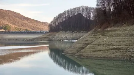 Rezervele de apă din lacurile de acumulare, la jumătate. Ploile de primăvară prognozate pot remedia situația