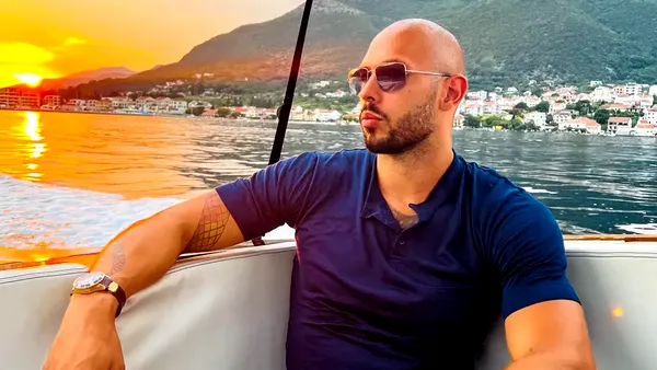 Andrew Tate și-a „cumpărat” CETĂȚENIA într-un stat exotic. Cât l-a costat „pașaportul de aur”, obținut în perioada în care era arestat în România