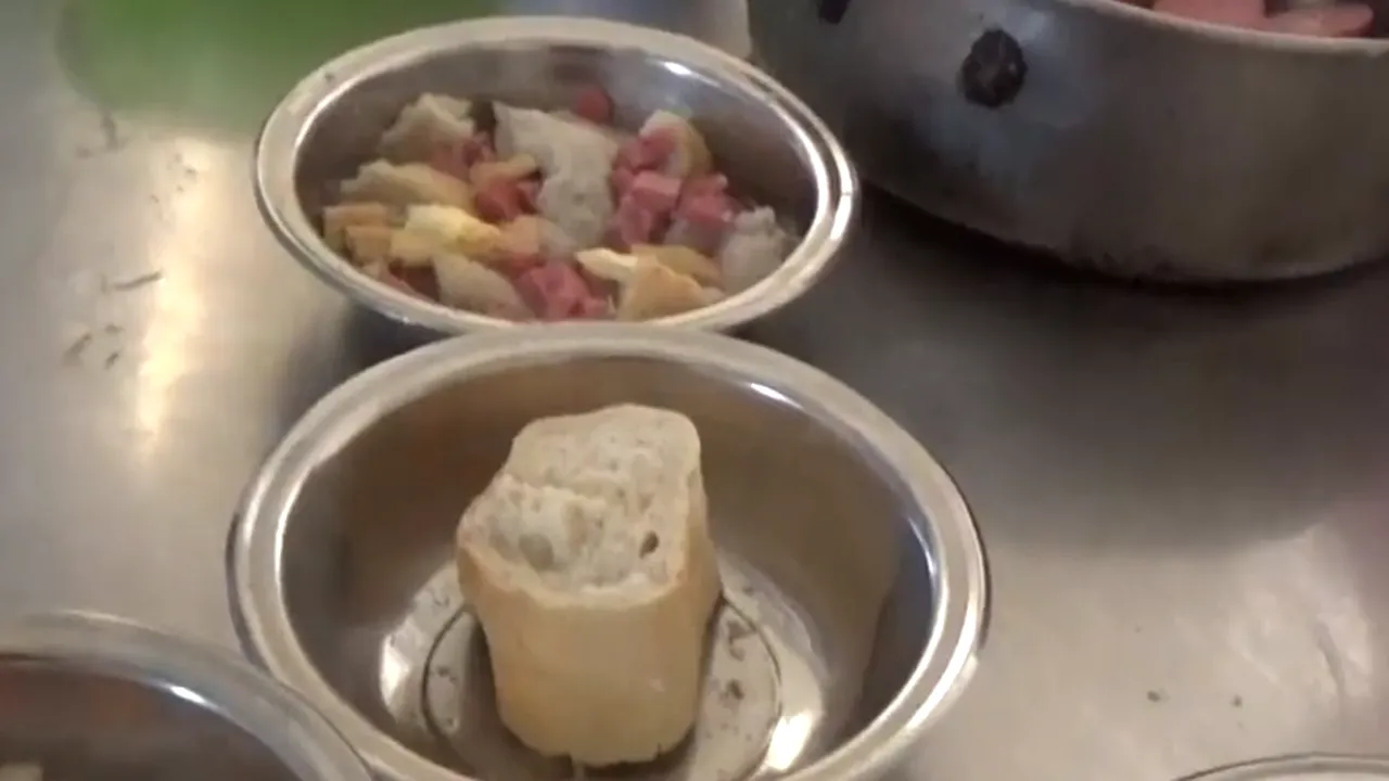 Condițiile de la Centrul de Recuperare și Reabilitare Neuropsihiatrică Plătărești: Pacienții, hrăniți cu pâine înmuiată în apă, amestecată cu margarină și salam - VIDEO 