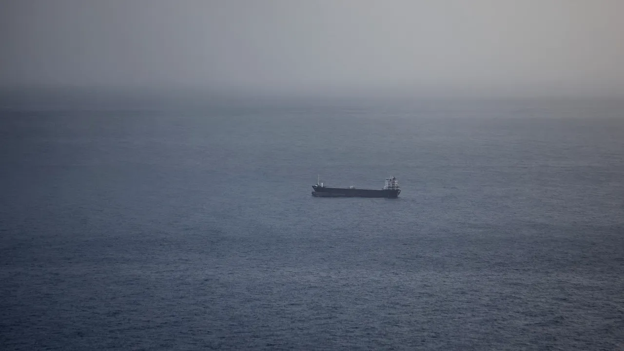 Navă din Grecia, lovită de o rachetă lansată de militanții huthi /Membri ai forțelor speciale din SUA sunt dispăruți după un raid în largul Yemenului