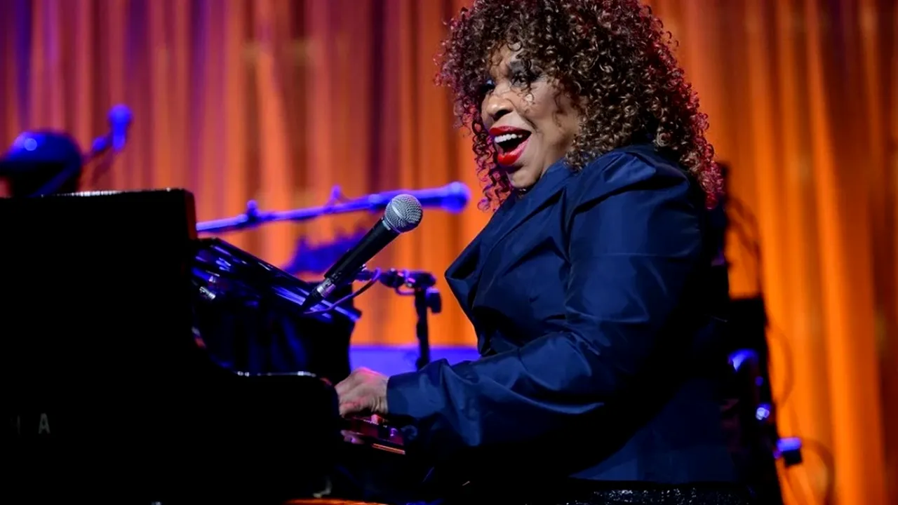 Cântăreața Roberta Flack, CUNOSCUTĂ pentru piesa „Killing Me Softly”, a murit la 88 de ani