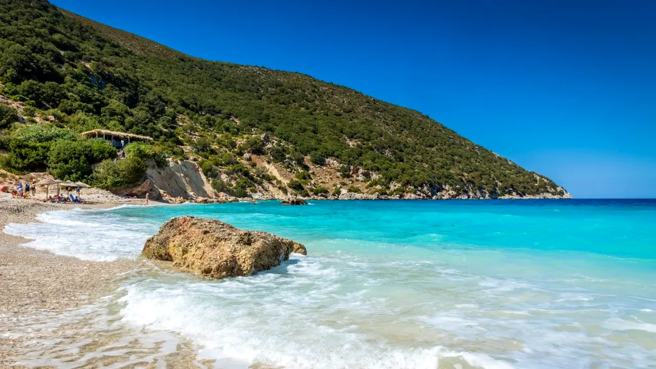 CORONAVIRUS. Grecia a anunțat când își deschide sezonul turistic. Când ar putea merge românii în vacanță în această țară