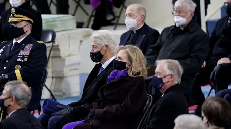 Bill Clinton, surprins în timp ce ațipise la ceremonia de inaugurare a lui Biden - VIDEO
