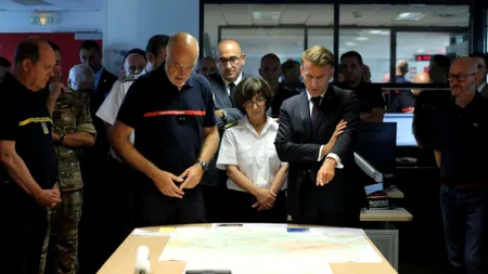 Emmanuel Macron spune că incendiile din Franța au provocat cea mai mare criză de la cel de-al Doilea Război Mondial încoace