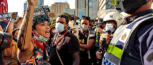 Lupte de stradă în Brazilia, indigenii au încercat să ia cu asalt clădirea Parlamentului (VIDEO)