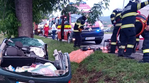 UPDATE: Accident grav în județul Bihor. O femeie a murit, iar alte șase persoane au ajuns la spital