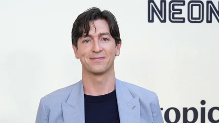 Actorul Nicholas Braun, celebru pentru rolul din serialul „Succession”, a fost ARESTAT pentru conducere sub influența alcoolului