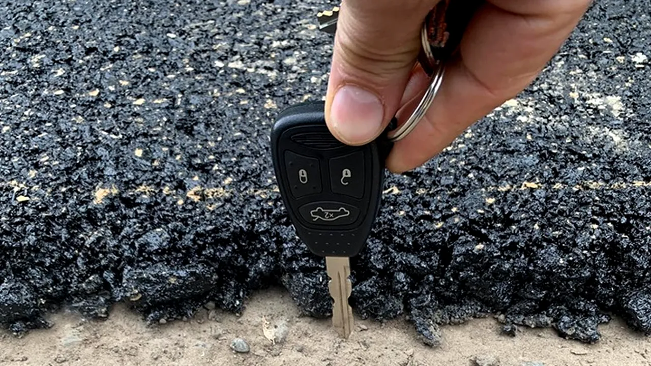 Asfalt de mântuială la Vatra Dornei:  Turnat de câteva zile, acum se poate îndepărta ușor cu mâna - VIDEO 