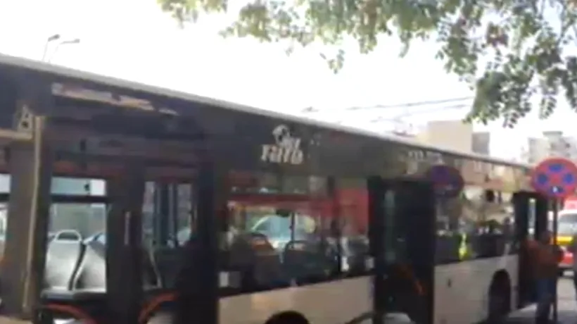 Accident GRAV în Capitală după ce un autobuz a fost lovit de un tramvai: zece persoane sunt rănite. UPDATE