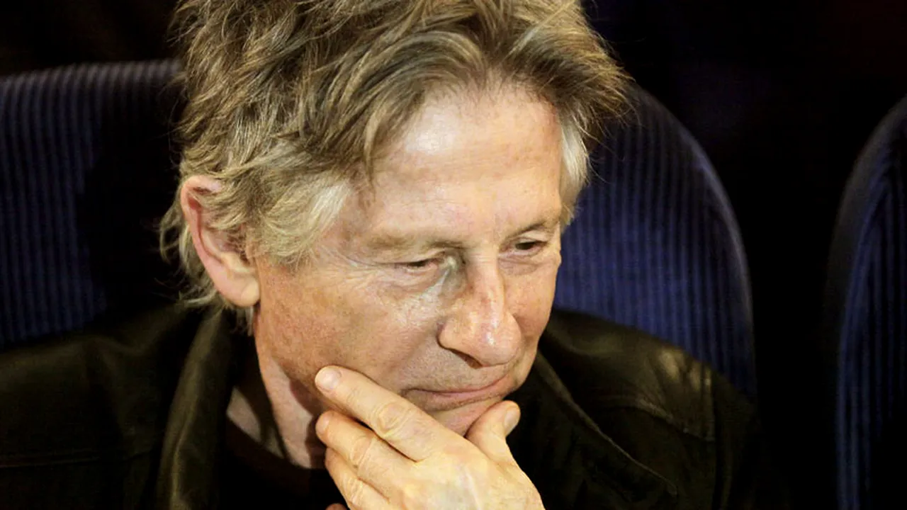 Regizorul Roman Polanski scapă de extrădarea în SUA, unde e acuzat că a violat o tânără în 1977