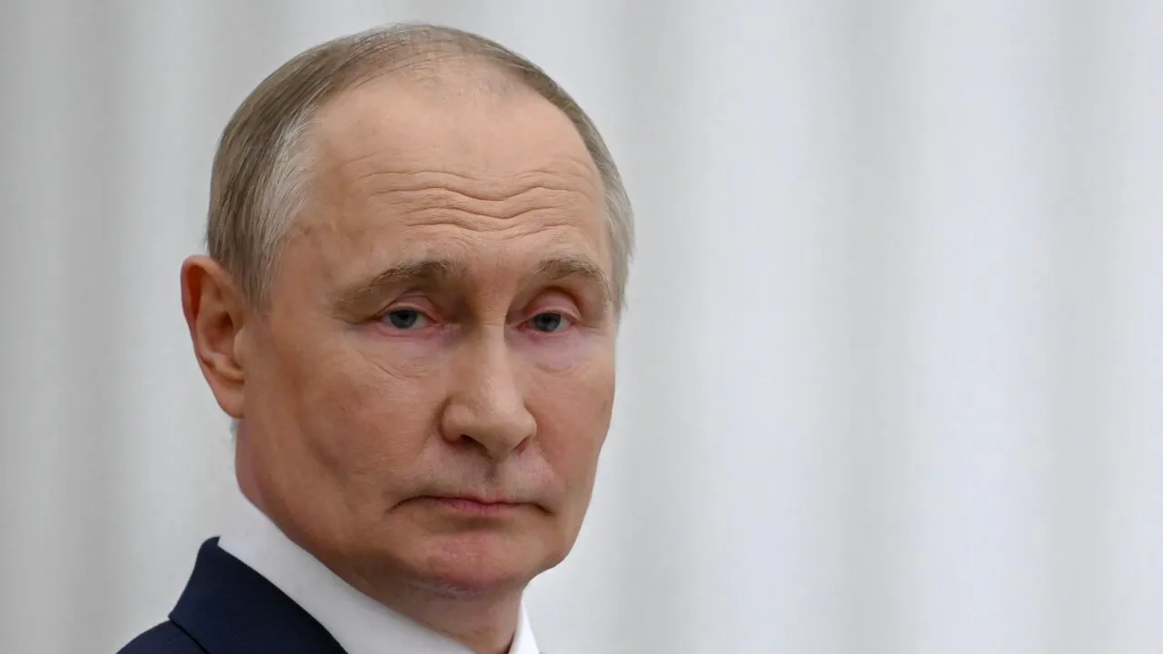 Raportul lui Nicușor Dan l-a enervat pe Vladimir Putin. Liderul de la Kremlin a criticat România și și-a manifestat susținerea pentru Călin Georgescu