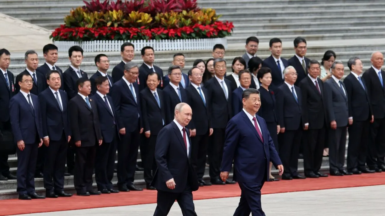 Putin și Xi deschid summitul de la Beijing după vizita lui Trump în China: Conducta „Puterea Siberiei 2” și războiul din Ucraina, printre temele-cheie