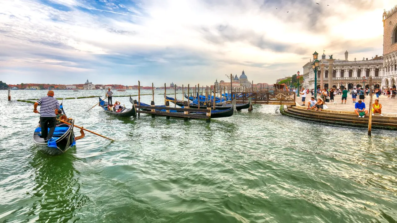 Revine taxa turistică de 5 euro din Veneția. Turiștii last-minute vor plăti dublu