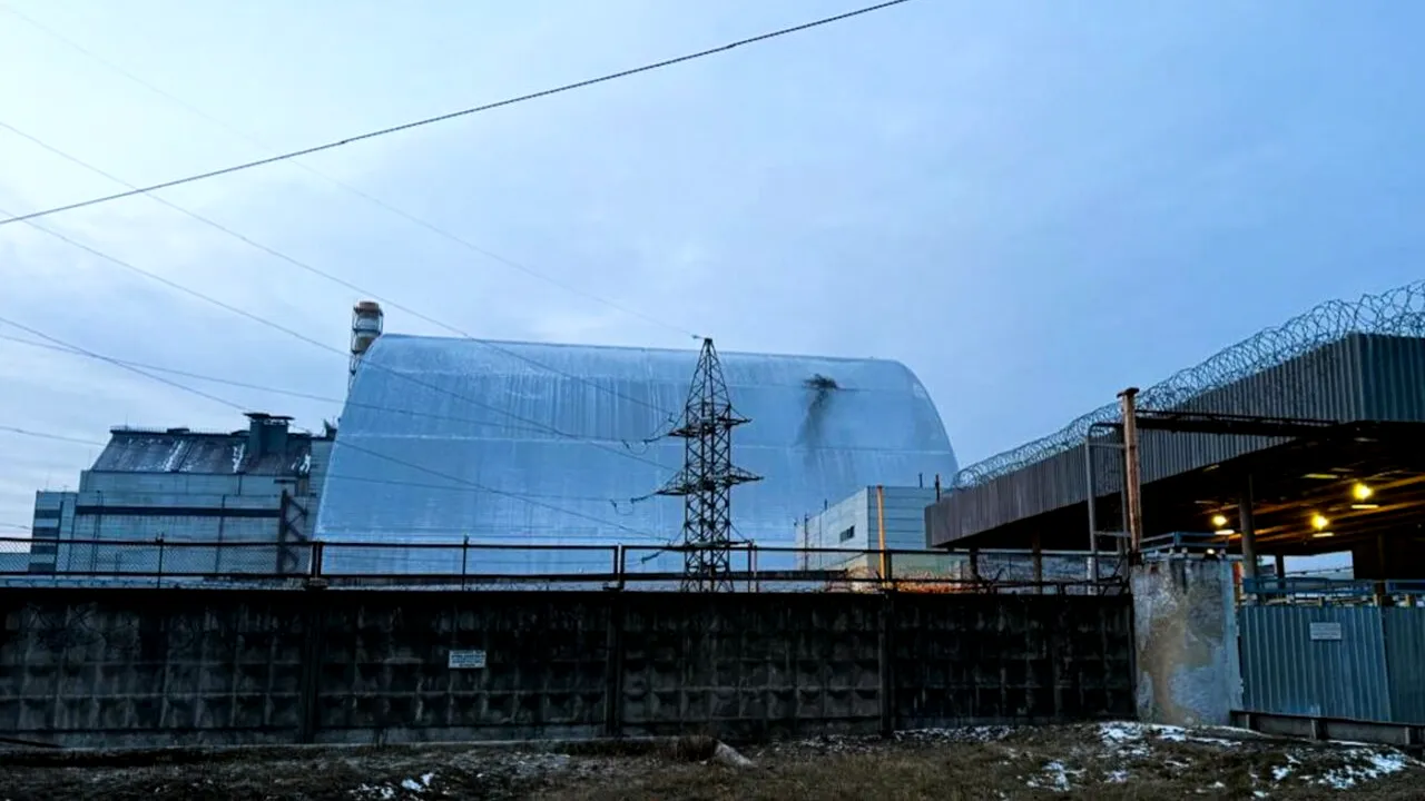 Zelenski: Forțele ruse au LOVIT fosta centrală nucleară de la Cernobîl