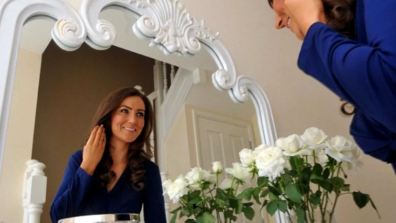 De la chelneriță la ducesă. Cum i s-a schimbat viața unei mame după ce a fost confundată pe stradă cu Kate Middleton