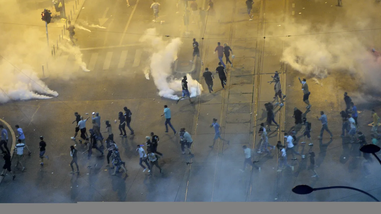 Jandarmeria asfixiază România