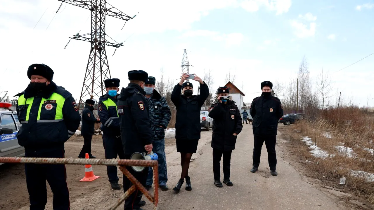 Incidente lângă Moscova, în fața închisorii lui Aleksei Navalnîi! Inclusiv șase medici, printre cei urcați în dube din ordinul lui Vladimir Putin! (VIDEO)