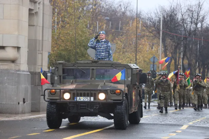LIVE VIDEO | A început parada de Ziua Națională. Avioanele militare nu vor survola Capitala din cauza vremii