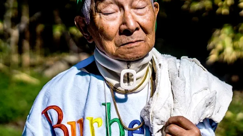 Cel mai cool insta-bunic. Un bătrân de 84 de ani a devenit star pe Instagram după ce s-a lăsat pe mâna nepotului. Fotografiile sunt incredibile - FOTO
