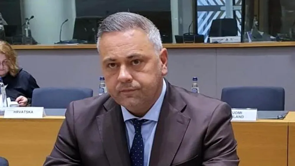 Florin Barbu RESPINGE proiectul de buget al UE /„Nu sunt de acord să amestecăm mâncarea din România cu jaloane și ținte”