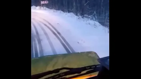 A nins din nou în centrul țării. Drumarii îi sfătuiesc pe șoferi să evite zonele afectate dacă au apucat să își schimbe cauciucurile de iarnă