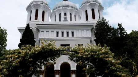 Un cercetător străin a fost arestat în România. Bărbatul a vandalizat o biserică