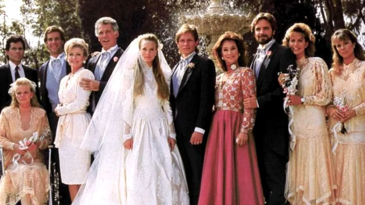 GALERIE FOTO. Cum arată azi actorii din celebrul serial 