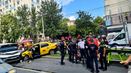 Scene IREALE în București! Un șofer beat, fără permis și cu mașina FURATĂ a provocat patru accidente rutiere