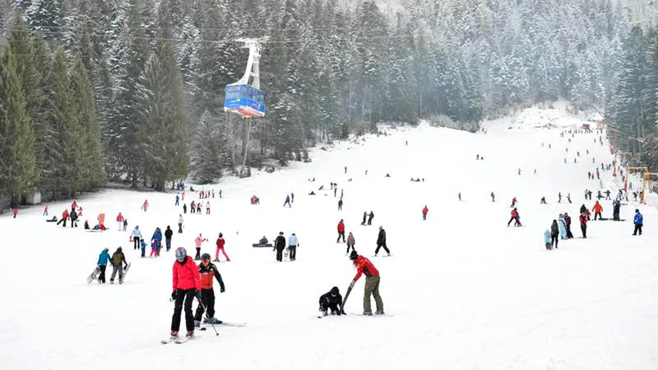 Salvamontiștii avertizează că pe pârtia Sorica din Azuga există pericol de accidente! Ce s-a întâmplat