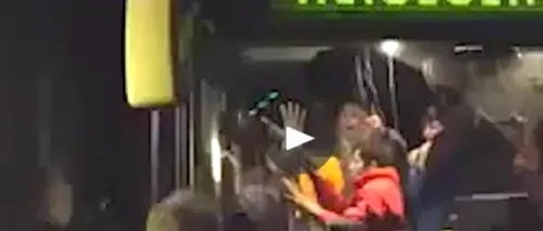 E un incident rușinos!. Ce s-a întâmplat după ce un grup de germani au ajuns lângă un autobuz cu refugiați