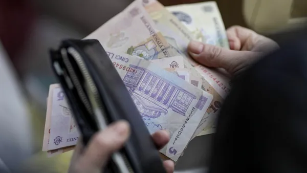 Cum se schimbă legea salarizării după consultările cu sindicatele. Cine beneficiază de compensare dacă pierde la recalculare.Majorările, eșalonate până în 2031