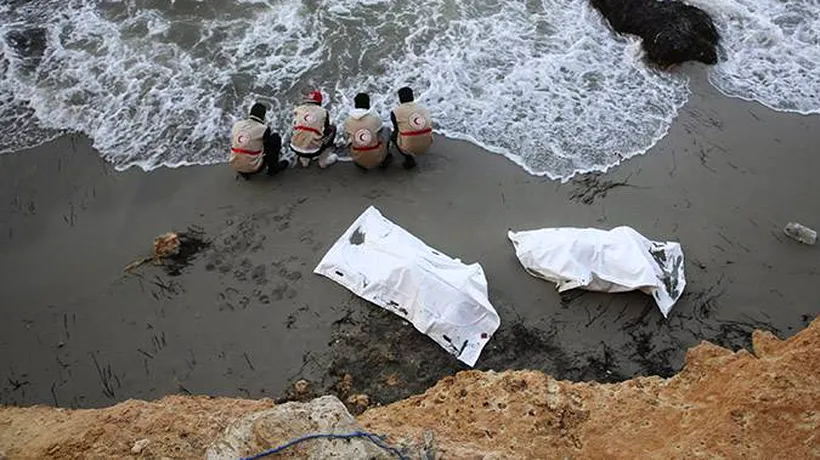 Corpurile a 40 de migranți, aduse de valuri pe țărmul Libiei