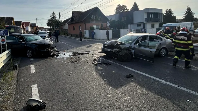 Autospecială de POLIȚIE, spulberată de un șofer care a depășit pe contrasens/Grav accident, cu cinci victime, la Târgu Mureș