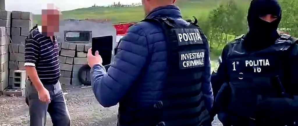 VIDEO | Un bărbat din Botoșani este acuzat că a produs o pagubă de un milion de euro după ce a dat foc la mai multe utilaje agricole