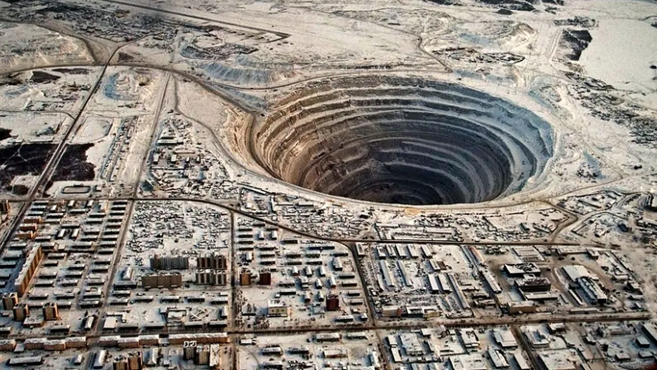 Mina de diamante care a provocat zeci de accidente aviatice. Este adevăratul Triunghi al Bermudelor. GALERIE FOTO