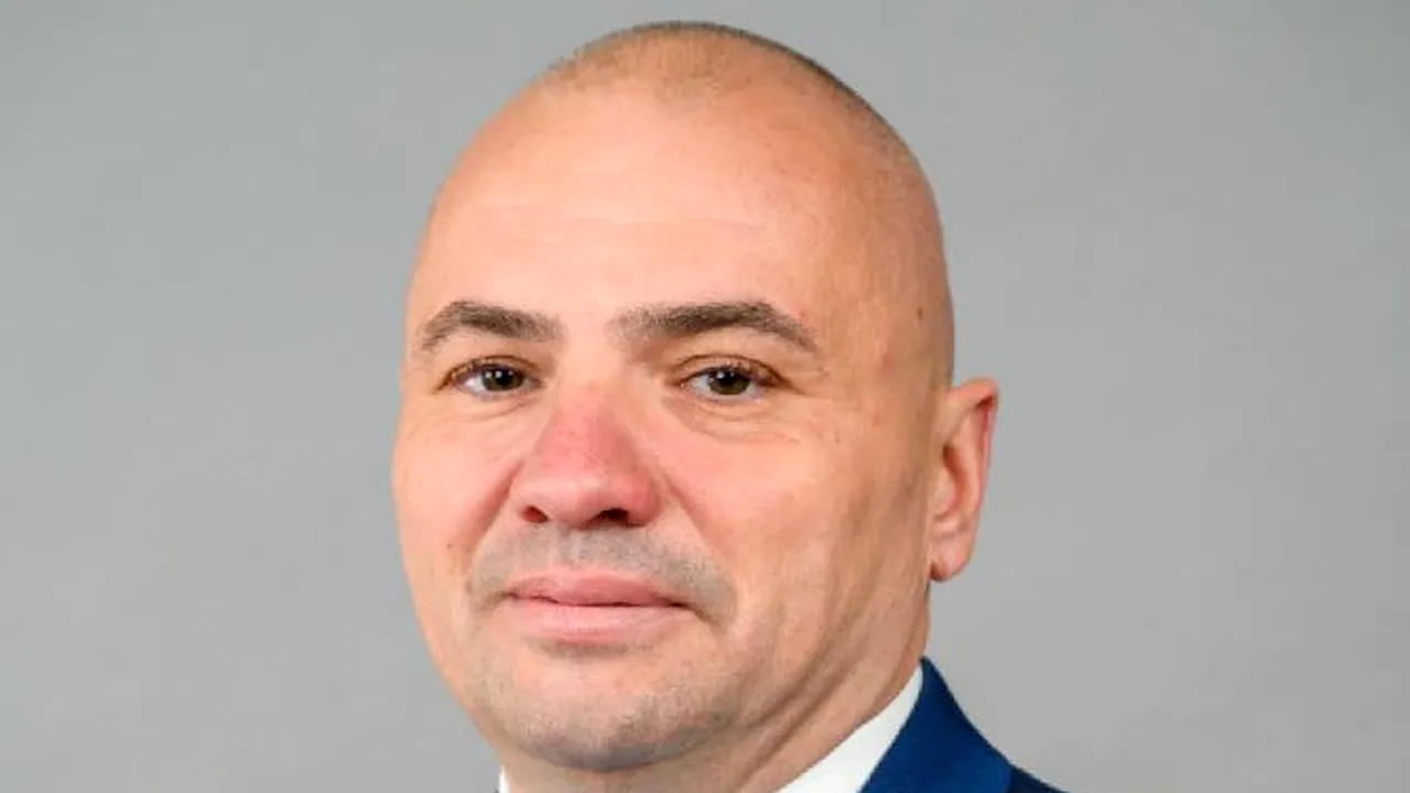 Primarul din Cornești (Cluj), plasat sub control judiciar și suspendat din funcție pentru 60 de zile. Ce a făcut Chifor cu buldoexcavatorul