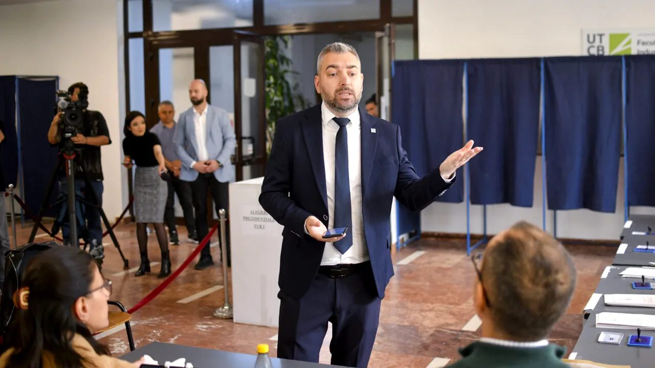 Sebastian Popescu nu ar fi fost lăsat să voteze. S-ar fi prezentat la SECȚIA greșită