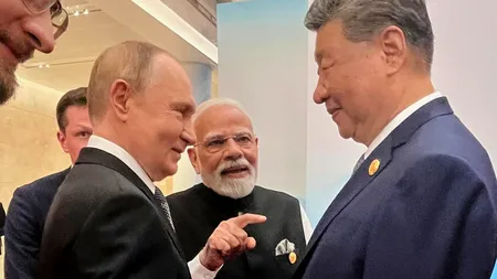 Putin a fost surprins alături de Xi Jinping și Modi la finalul SUMMITULUI OCS. Rusia, China și India resping „amenințarea” Occidentului